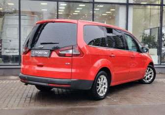 Подержанный автомобиль Ford Galaxy 2007 года (8 фото)