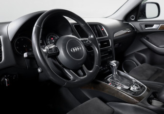 Подержанный автомобиль Audi Q5 2016 года (14 фото)