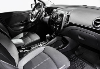 Подержанный автомобиль Renault Kaptur 2022 года (11 фото)