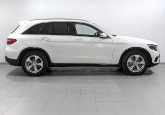 Подержанный автомобиль Mercedes-Benz GLC Coupe 2017 года (4 фото)