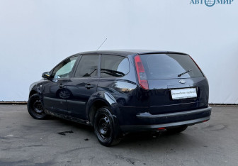 Подержанный автомобиль Ford Focus Wagon 2007 года (7 фото)