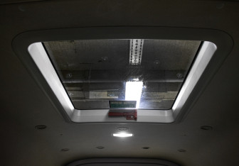 Подержанный автомобиль Toyota HiAce 2021 года (24 фото)