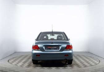 Подержанный автомобиль Mitsubishi Lancer Sedan 2007 года (6 фото)