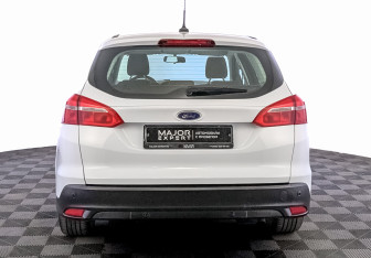 Подержанный автомобиль Ford Focus Wagon 2017 года (6 фото)