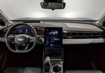 Подержанный автомобиль Geely Atlas 2024 года (25 фото)