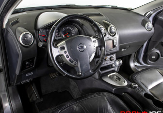 Подержанный автомобиль Nissan Qashqai 2011 года (18 фото)