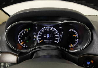 Подержанный автомобиль Jeep Grand Cherokee 2018 года (11 фото)