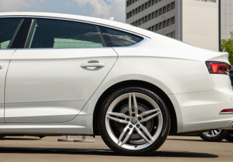 Подержанный автомобиль Audi A5 Liftback 2018 года (28 фото)