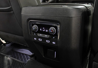 Подержанный автомобиль Chevrolet Tahoe 2024 года (26 фото)