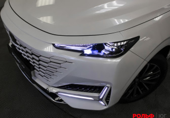 Подержанный автомобиль Changan UNI-K 2023 года (30 фото)