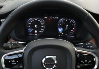 Подержанный автомобиль Volvo XC60 2020 года (11 фото)
