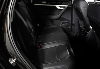 Подержанный автомобиль Volkswagen Touareg 2019 года (13 фото)