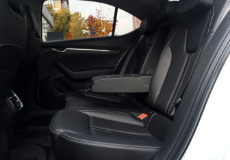 Подержанный автомобиль Skoda Octavia Liftback 2024 года (16 фото)