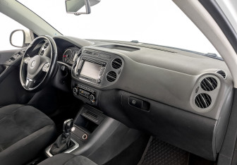 Подержанный автомобиль Volkswagen Tiguan 2015 года (11 фото)
