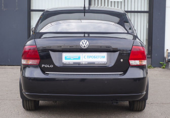 Подержанный автомобиль Volkswagen Polo Sedan 2012 года (6 фото)