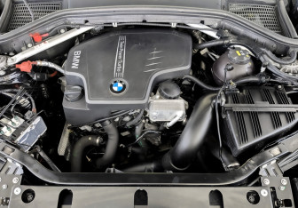 Подержанный автомобиль BMW X4 2018 года (9 фото)