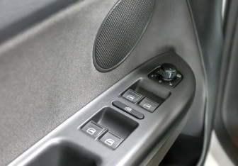 Подержанный автомобиль Volkswagen Golf Plus 2012 года (18 фото)