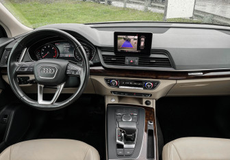 Подержанный автомобиль Audi Q5 2018 года (12 фото)