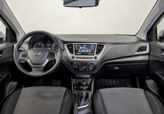 Подержанный автомобиль Hyundai Solaris Sedan 2021 года (14 фото)