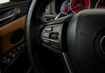 Подержанный автомобиль BMW X4 2015 года (25 фото)