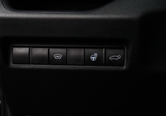 Подержанный автомобиль Toyota RAV4 2021 года (17 фото)