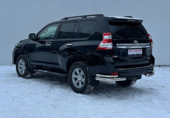 Подержанный автомобиль Toyota Land Cruiser Prado 2014 года (7 фото)