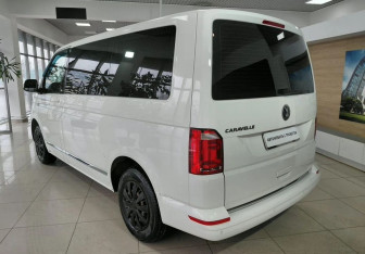 Подержанный автомобиль Volkswagen Caravelle 2018 года (7 фото)