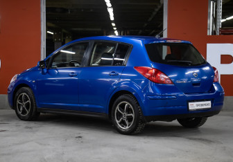 Подержанный автомобиль Nissan Tiida Hatchback 2007 года (7 фото)