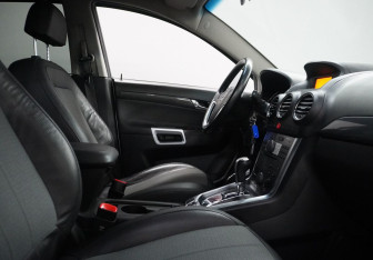 Подержанный автомобиль Opel Antara 2013 года (12 фото)
