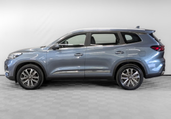 Подержанный автомобиль Chery Tiggo 8 2020 года (8 фото)