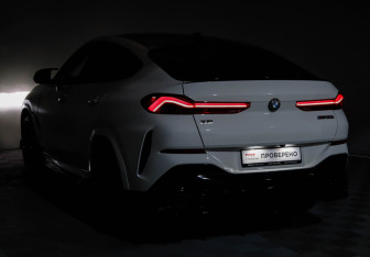 Подержанный автомобиль BMW X6 2021 года (20 фото)
