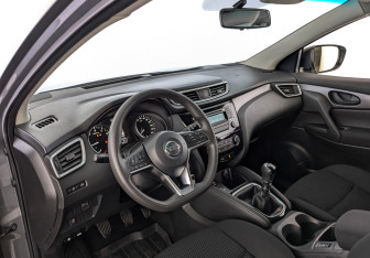 Подержанный автомобиль Nissan Qashqai 2019 года (15 фото)