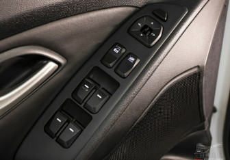 Подержанный автомобиль Hyundai ix35 2012 года (15 фото)