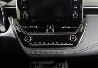 Подержанный автомобиль Toyota Corolla Sedan 2019 года (8 фото)