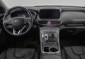Подержанный автомобиль Hyundai Santa Fe 2021 года (13 фото)