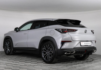 Подержанный автомобиль Changan UNI-T 2023 года (7 фото)