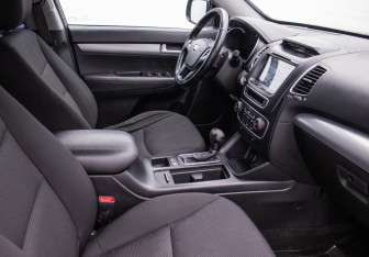 Подержанный автомобиль Kia Sorento 2014 года (9 фото)