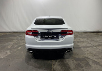 Подержанный автомобиль Jaguar XF Sedan 2014 года (5 фото)