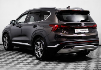 Подержанный автомобиль Hyundai Santa Fe 2021 года (7 фото)