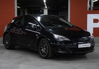 Подержанный автомобиль Opel Astra Hatchback 2013 года (3 фото)