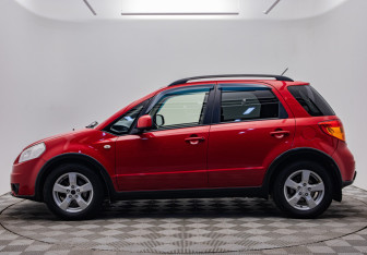 Подержанный автомобиль Suzuki SX4 Hatchback 2010 года (2 фото)
