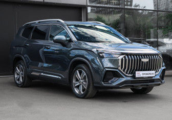 Подержанный автомобиль Geely Okavango 2023 года (3 фото)