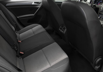 Подержанный автомобиль Volkswagen Golf Hatchback 2013 года (31 фото)