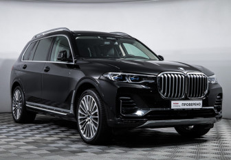 Подержанный автомобиль BMW X7 2022 года (3 фото)