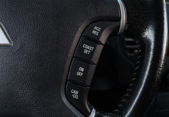 Подержанный автомобиль Mitsubishi Pajero 2011 года (16 фото)
