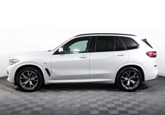 Подержанный автомобиль BMW X5 2020 года (8 фото)
