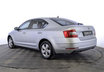 Подержанный автомобиль Skoda Octavia Liftback 2019 года (7 фото)