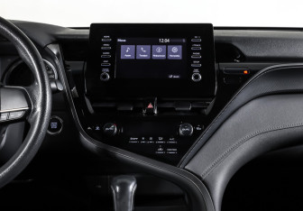 Подержанный автомобиль Toyota Camry Sedan 2021 года (14 фото)