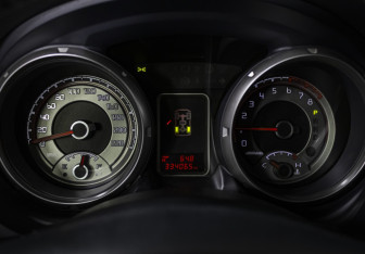 Подержанный автомобиль Mitsubishi Pajero 2012 года (12 фото)