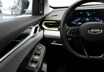 Подержанный автомобиль Geely Coolray 2023 года (14 фото)